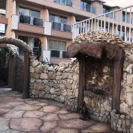 Aperion Side Beach فندق 4*