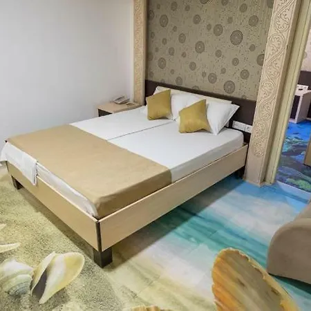 فندق Aperion Side Beach 4*